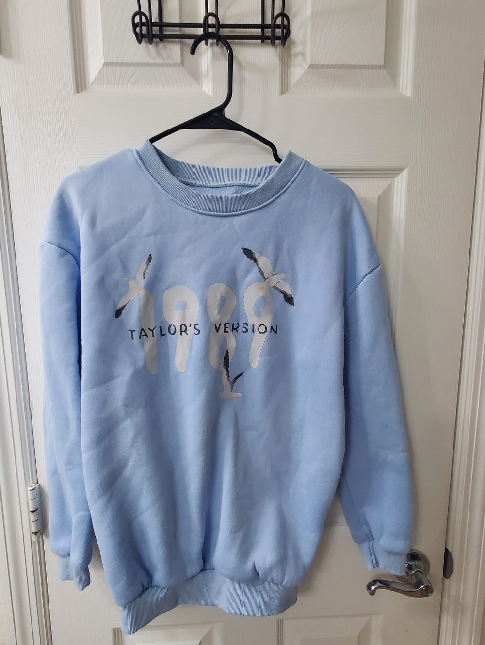 Taylor Swift 1989 long sleeve Size Small shirt